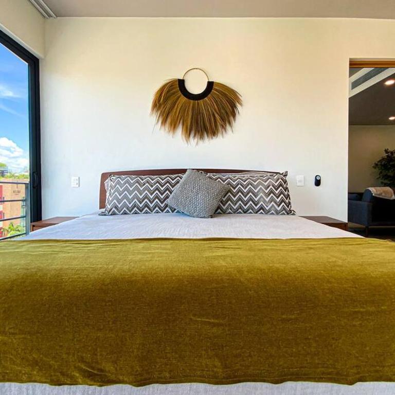 Beautiful + Luxury + Ocean View + Pool - Two-Bedroom Apartment - 31