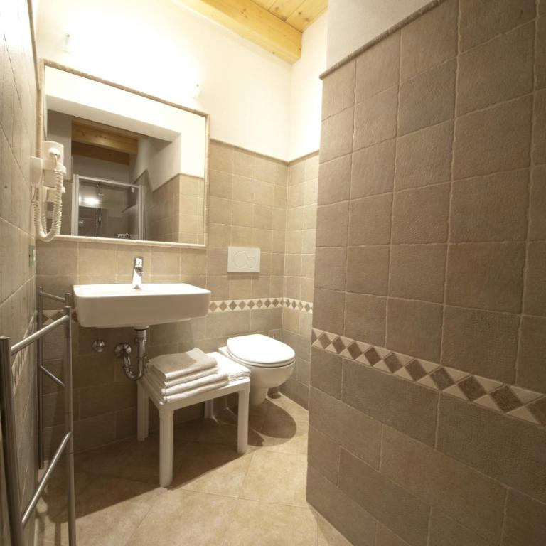 Appartamenti Villa Olympia - Appartamento con 2 Camere da Letto (4 Adulti) e Vista Montagne - 1