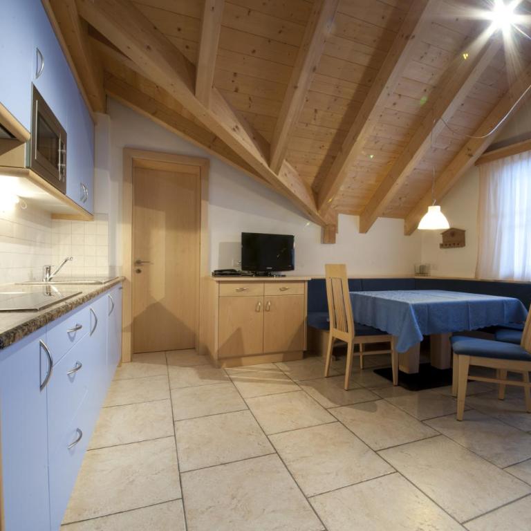Appartamenti Villa Olympia - Appartamento con 2 Camere da Letto (4 Adulti) e Vista Montagne - 7