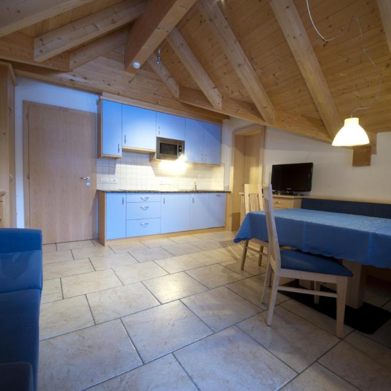 Appartamenti Villa Olympia - Appartamento con 2 Camere da Letto (4 Adulti) e Vista Montagne - 5