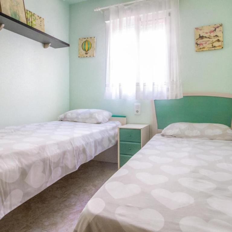 Cozy Apartment In Santa Pola With Wifi - Apartamento de 2 dormitorios - 16