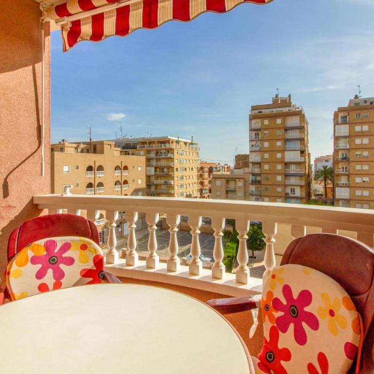 Cozy Apartment In Santa Pola With Wifi - Apartamento de 2 dormitorios - 2