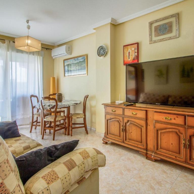 Cozy Apartment In Santa Pola With Wifi - Apartamento de 2 dormitorios - 3