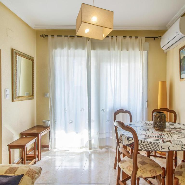 Cozy Apartment In Santa Pola With Wifi - Apartamento de 2 dormitorios - 5