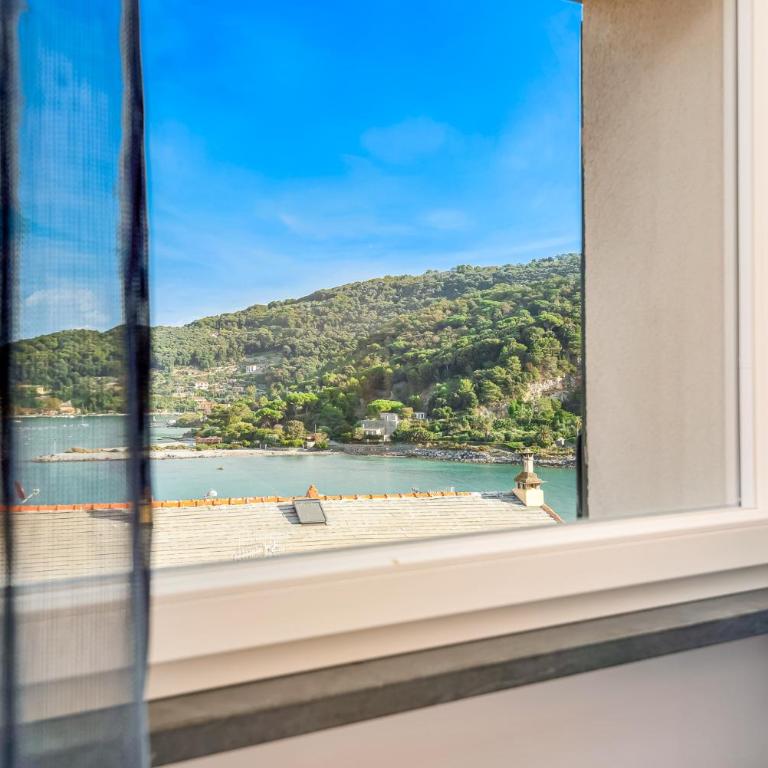 Colonna 24 Luxury Room in Portovenere near 5 Terre - Junior Suite con Vista - 3