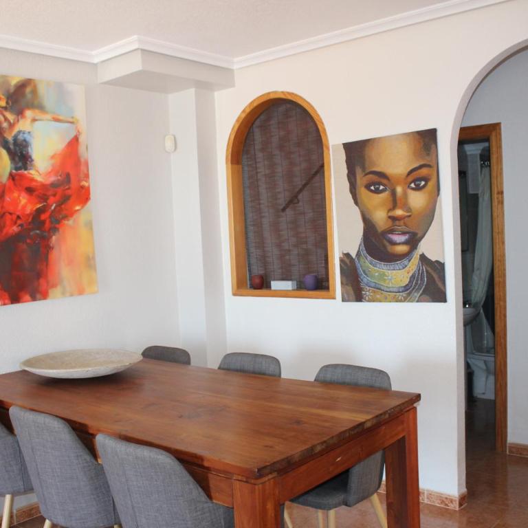 Casa Azul Los Montesinos - Three-Bedroom House - 16