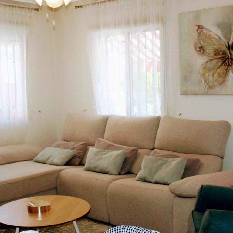 Casa Azul Los Montesinos - Three-Bedroom House - 26