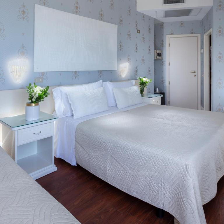 Hotel Admiral - on the beach - Superior Triple Room with Sea View - 2