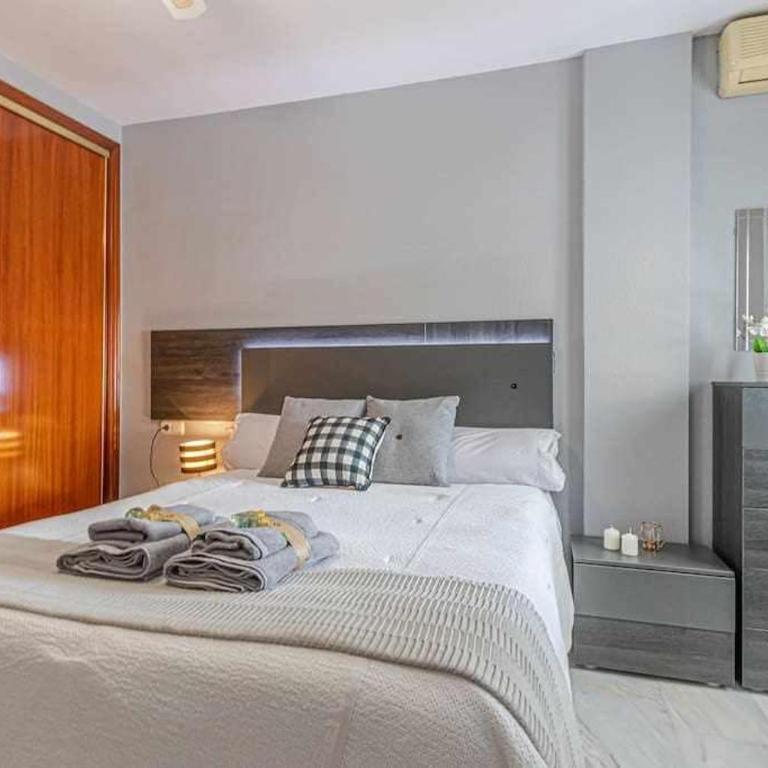 797Holidayrentals- Apartamento en Torremuelle con terraza y piscina - Apartamento de 1 dormitorio - 2