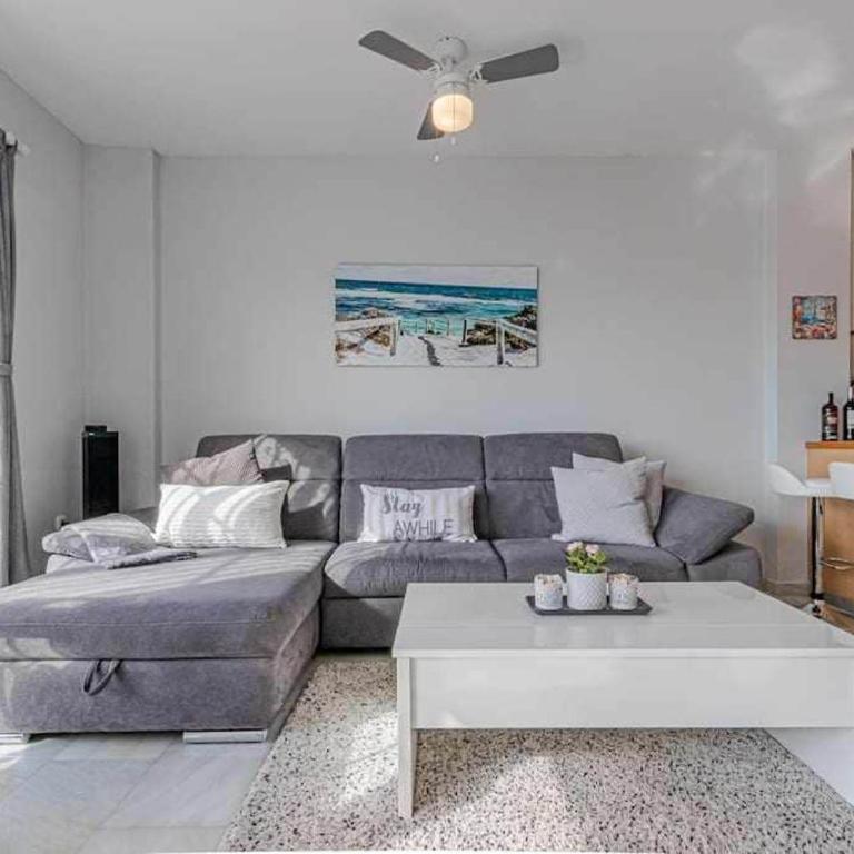 797Holidayrentals- Apartamento en Torremuelle con terraza y piscina - Apartamento de 1 dormitorio - 9