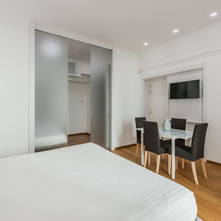 RG7 Apartments - Superior Apartment - 5
