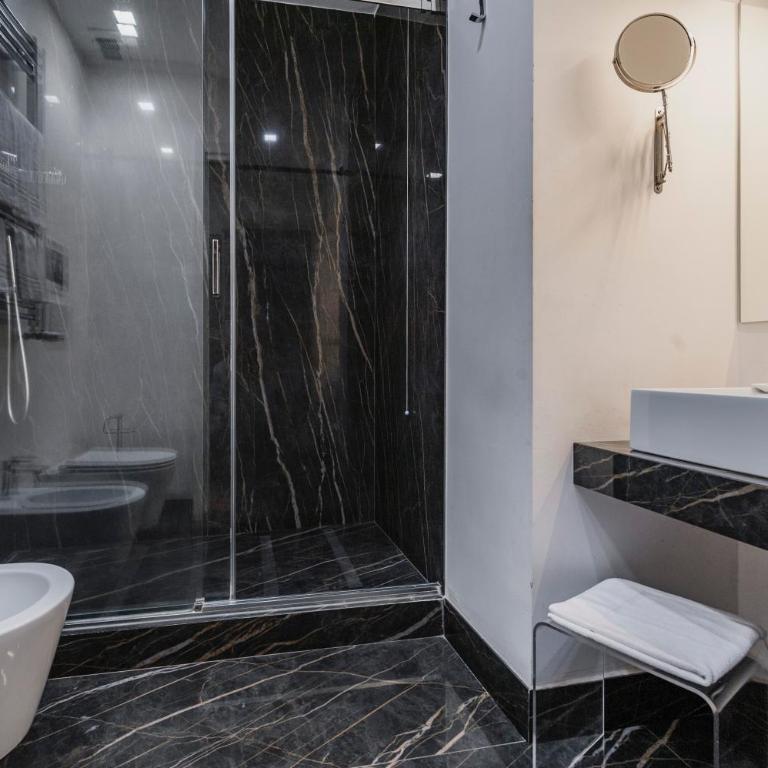 RG7 Apartments - Superior Apartment - 14