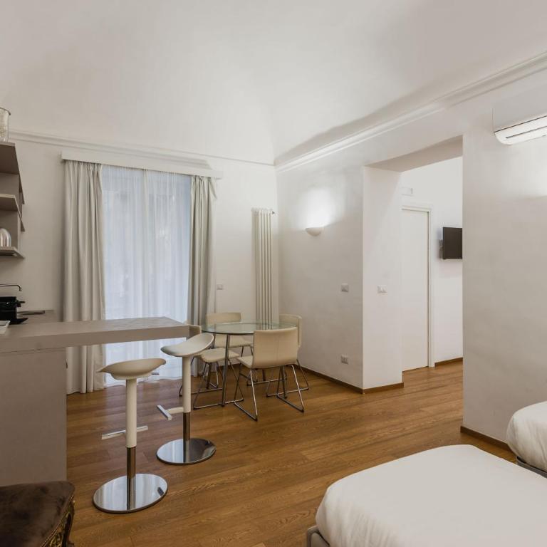 RG7 Apartments - Deluxe Apartment - 3