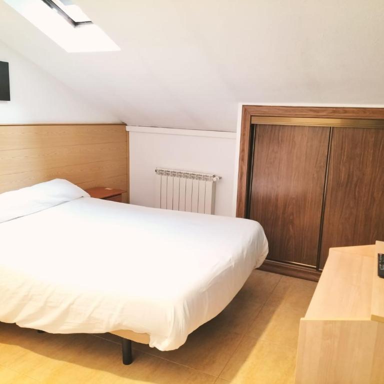 Hostal El Descanso - Small Double or Twin Room - 3