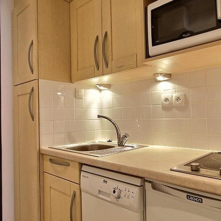Studio rénové 3 pers, au pied des pistes avec balcon - FR-1-455-19 - Monolocale - 1