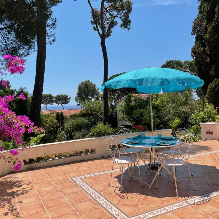 Rez-de-chaussée dans grand jardin provençal, villa Tatiana - One-Bedroom Apartment - 1