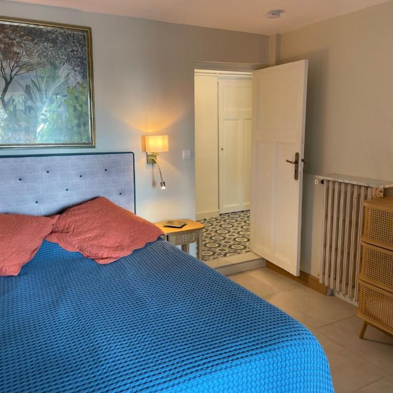 Rez-de-chaussée dans grand jardin provençal, villa Tatiana - One-Bedroom Apartment - 12