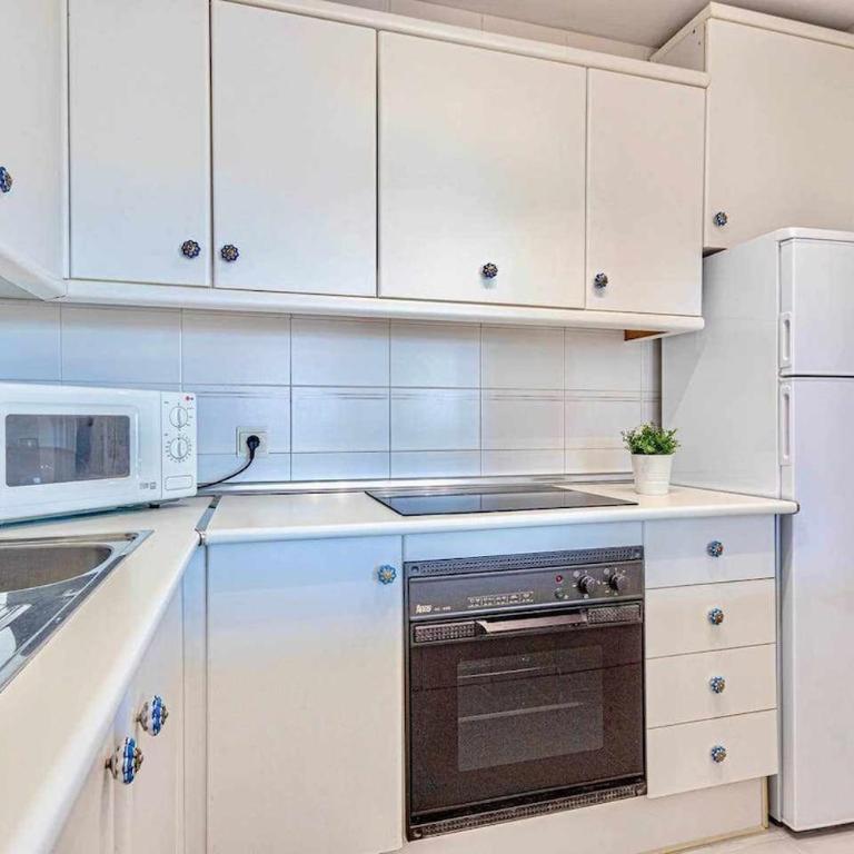 797 Holiday Rentals - Amplio piso para 4 en el centro de arroyo de la miel - Apartamento de 1 dormitorio - 3