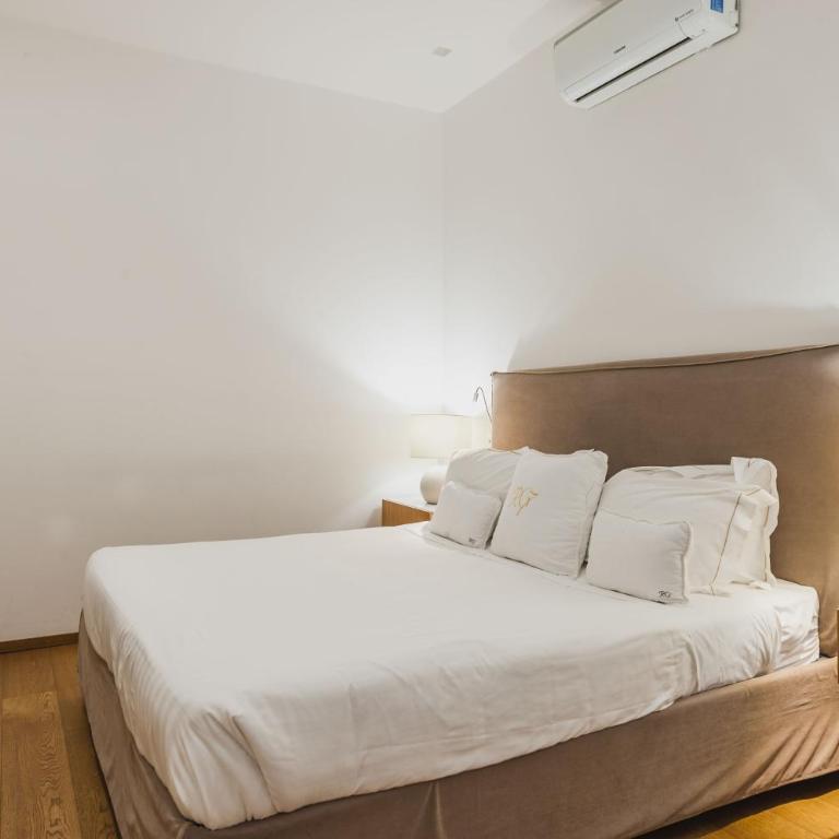 RG7 Apartments - Standard Apartment - 10