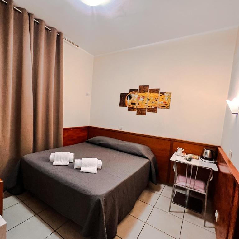 Alius and Freerome Hotel - Camera Matrimoniale Budget - 3