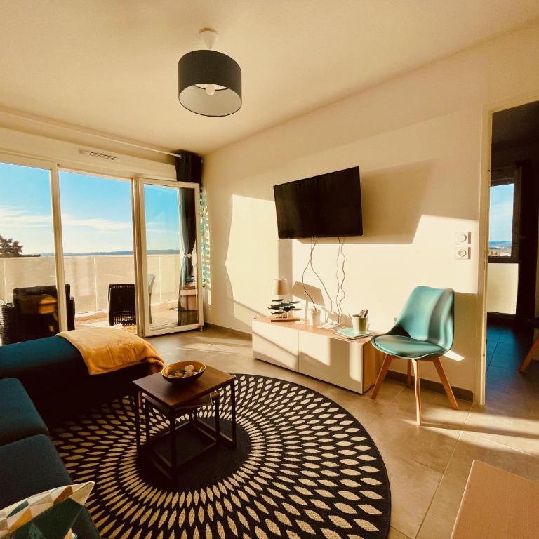 RAVISSANT T2 AVEC VUE MAGIQUE SUR L'ETANG DE THAU - Appartement 1 Chambre - 10