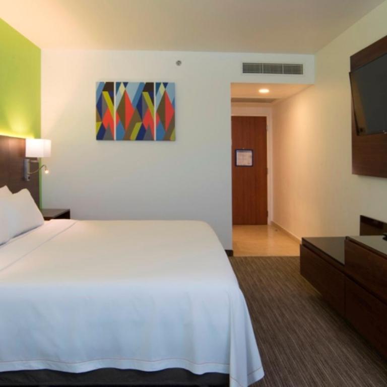 Holiday Inn Express Puebla by IHG - Habitación Doble con cama grande con vistas a la ciudad - 2
