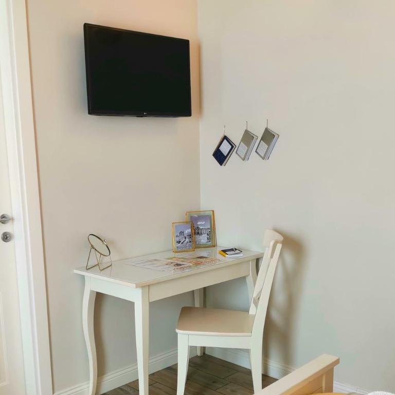 Vicolo Fiore Affittacamere - Camera Matrimoniale Deluxe con Terrazza e Bagno Privato - 3