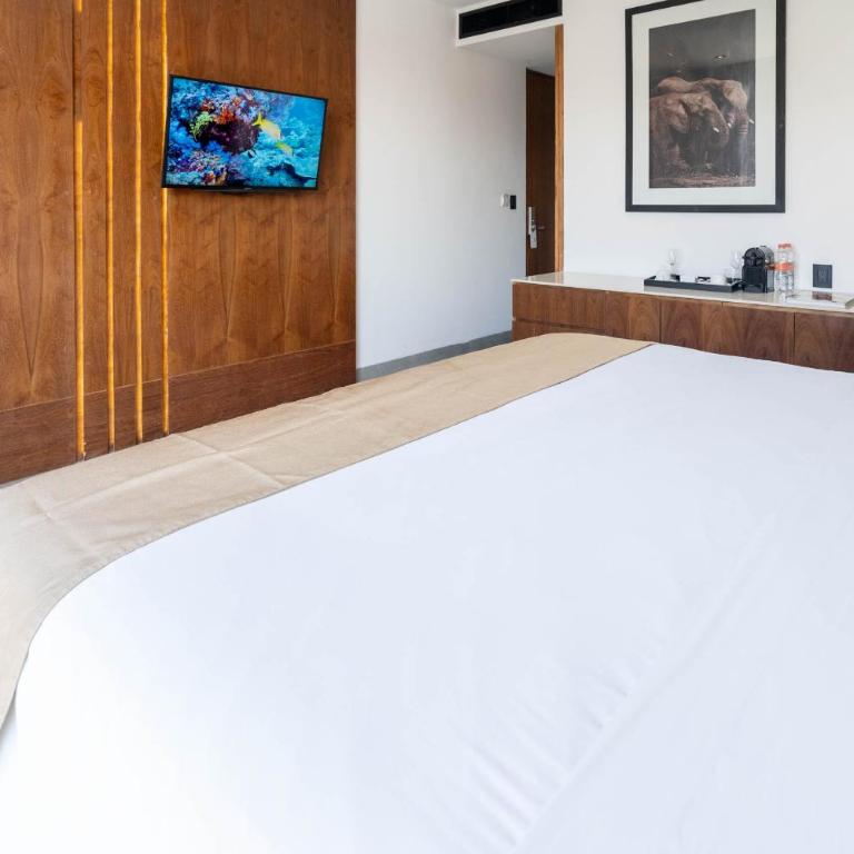 IT Boutique Hotel & Restaurant - Habitación Deluxe con cama extragrande - 14