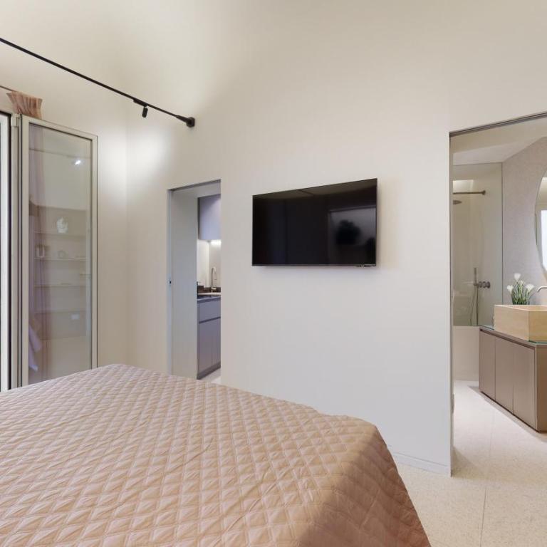 Carletta's Aparta-Suite & Spa - Queen Room with Spa Bath - 4