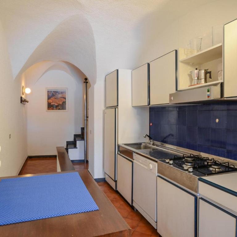Stunning Apartment In Portovenere - Two-Bedroom Apartment - 5