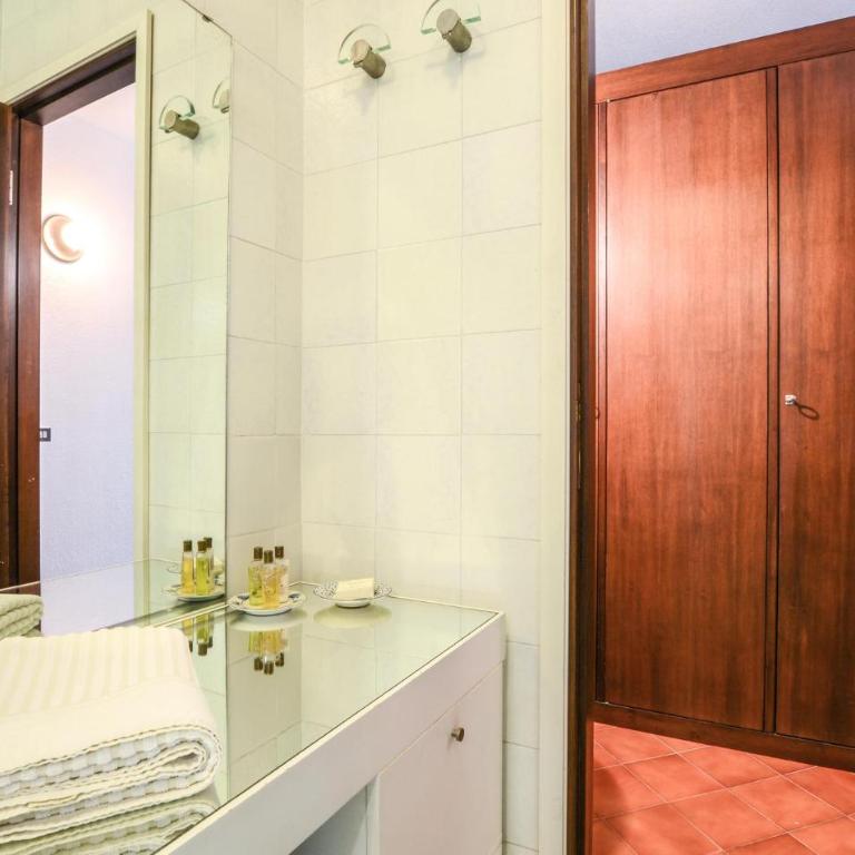 Stunning Apartment In Portovenere - Two-Bedroom Apartment - 19