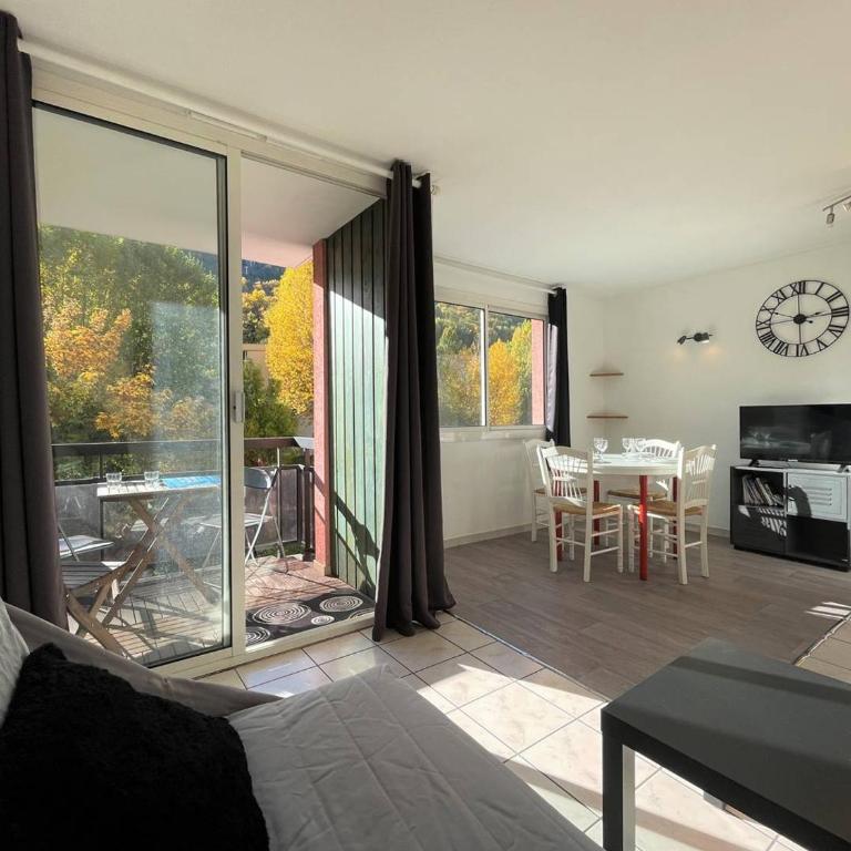 Studio confortable avec coin nuit pour 4 pers, à 100m de la télécabine et 200m du centre, parking inclus - FR-1-330C-135 - Appartement - 1