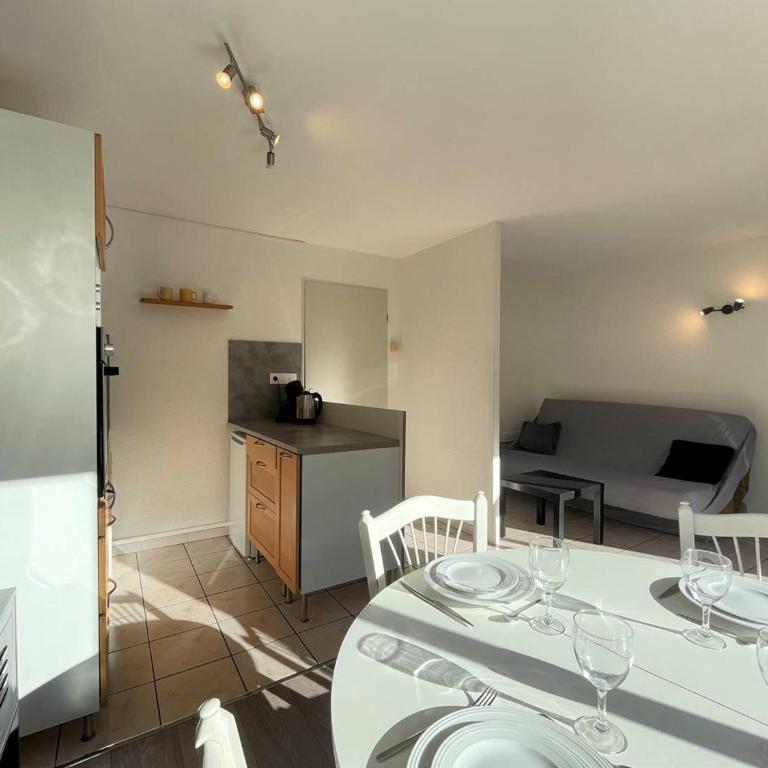 Studio confortable avec coin nuit pour 4 pers, à 100m de la télécabine et 200m du centre, parking inclus - FR-1-330C-135 - Appartement - 12