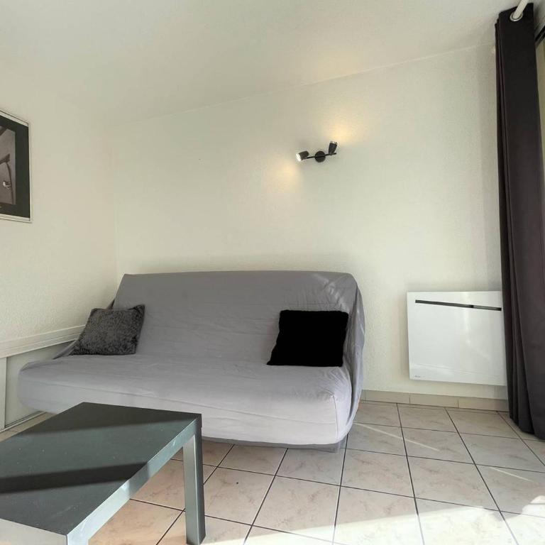 Studio confortable avec coin nuit pour 4 pers, à 100m de la télécabine et 200m du centre, parking inclus - FR-1-330C-135 - Appartement - 13