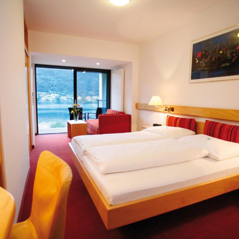 Seehotel Hoffmann - Doppelzimmer mit Balkon und Seeblick - 8