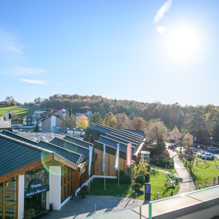 Hotel Vier Jahreszeiten Loipersdorf - Camera Matrimoniale Comfort con Balcone e Accesso Vasca Termale - 6