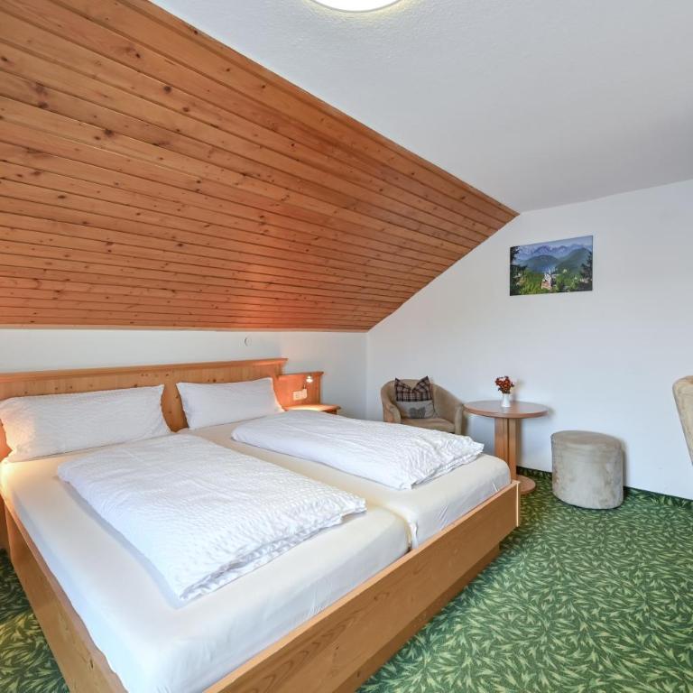 Pension Freiheit - Dreibettzimmer mit Balkon - 7