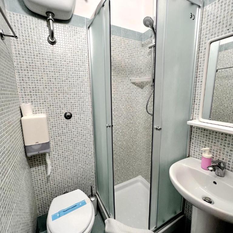 Hotel domus termini - Camera Matrimoniale con Bagno Privato - 1
