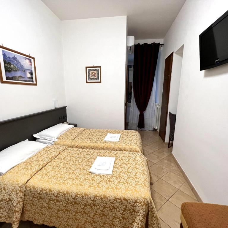 Hotel domus termini - Camera Doppia con Letti Singoli con Bagno Privato - 3