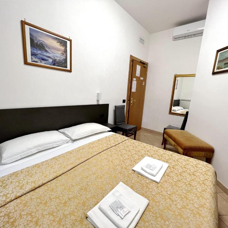 Hotel domus termini - Camera Matrimoniale con Bagno Privato - 6