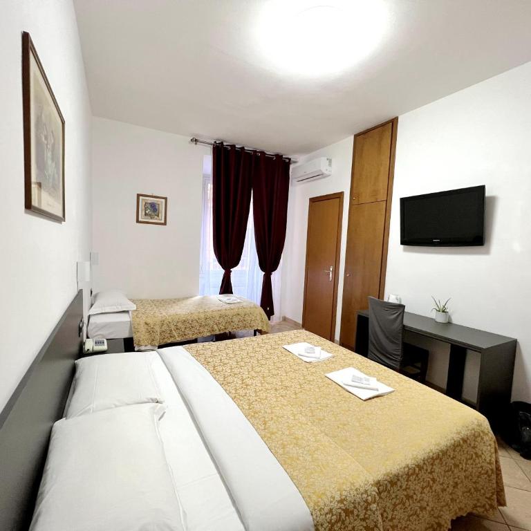 Hotel domus termini - Camera Tripla con Bagno Privato - 5