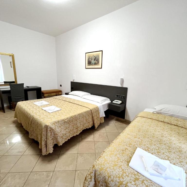 Hotel domus termini - Camera Tripla con Bagno Privato - 4