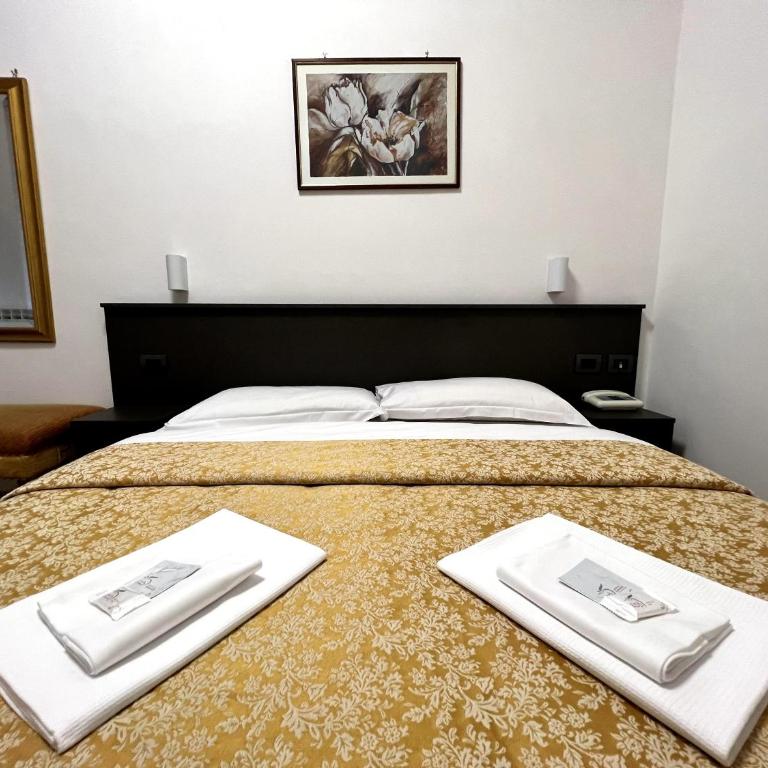 Hotel domus termini - Camera Matrimoniale con Bagno Privato - 8