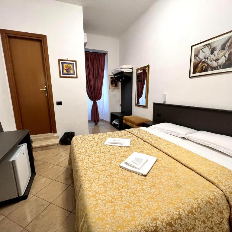 Hotel domus termini - Camera Matrimoniale con Bagno Privato - 7