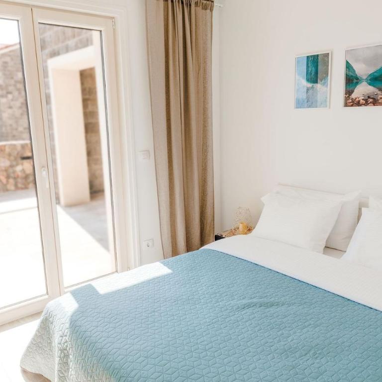 Lustica Bay Vacation Homes - Three Bedroom Residence Sea View - 5