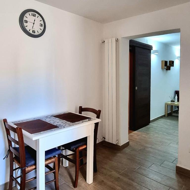 Casa Amedeo - Apartment with Balcony - 16