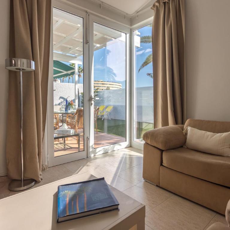 Charming Bungalow - Private Terrace, AirCon & Pool - Deluxe Bungalow - 3