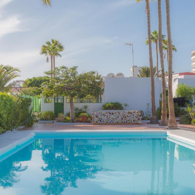 Charming Bungalow - Private Terrace, AirCon & Pool - Deluxe Bungalow - 7