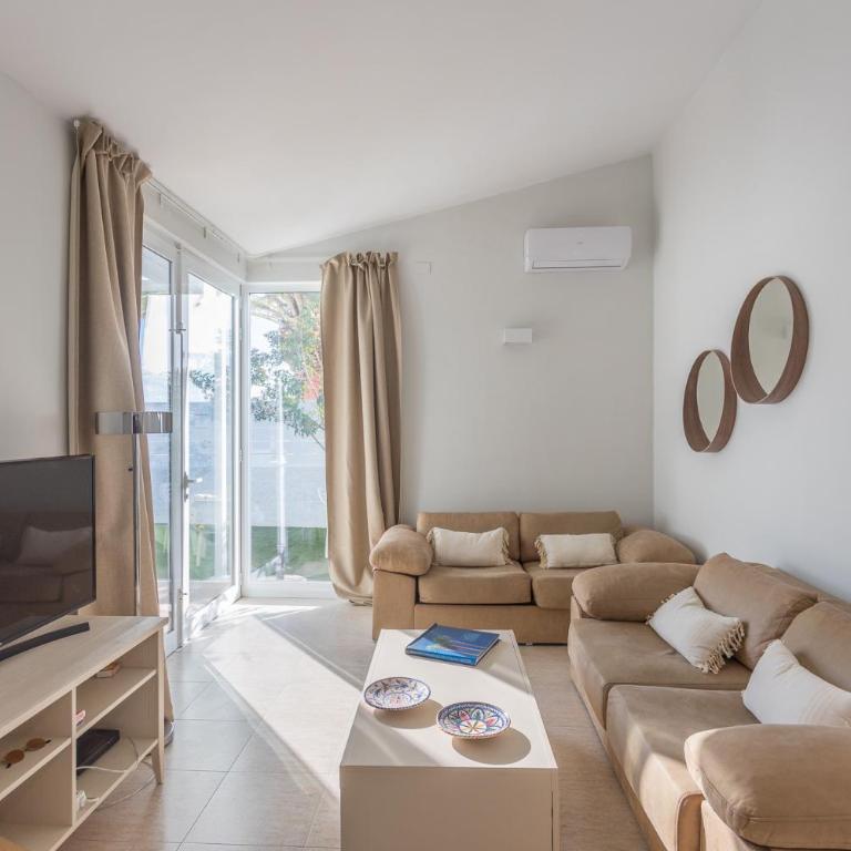 Charming Bungalow - Private Terrace, AirCon & Pool - Deluxe Bungalow - 21