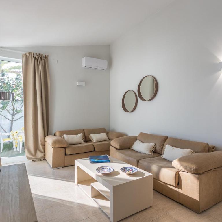 Charming Bungalow - Private Terrace, AirCon & Pool - Deluxe Bungalow - 22